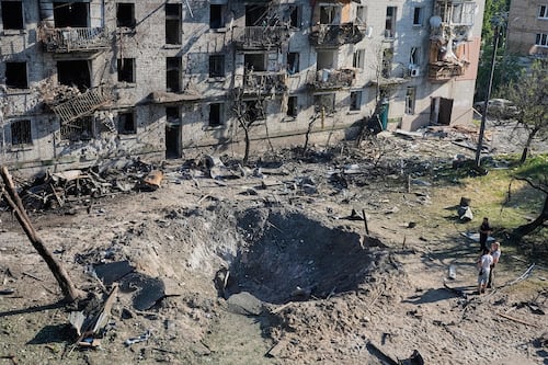 Russia's largest Kyiv attack kills 21, injures 85