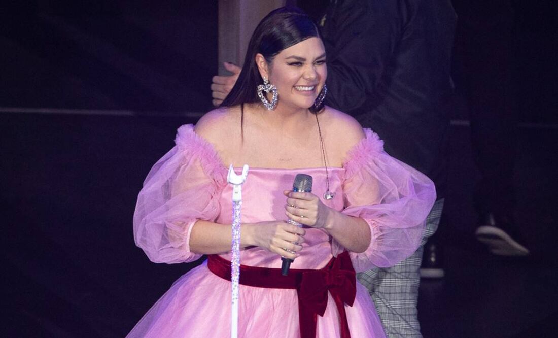 Yuridia luce su embarazo en concierto. Instagram Yuridia.