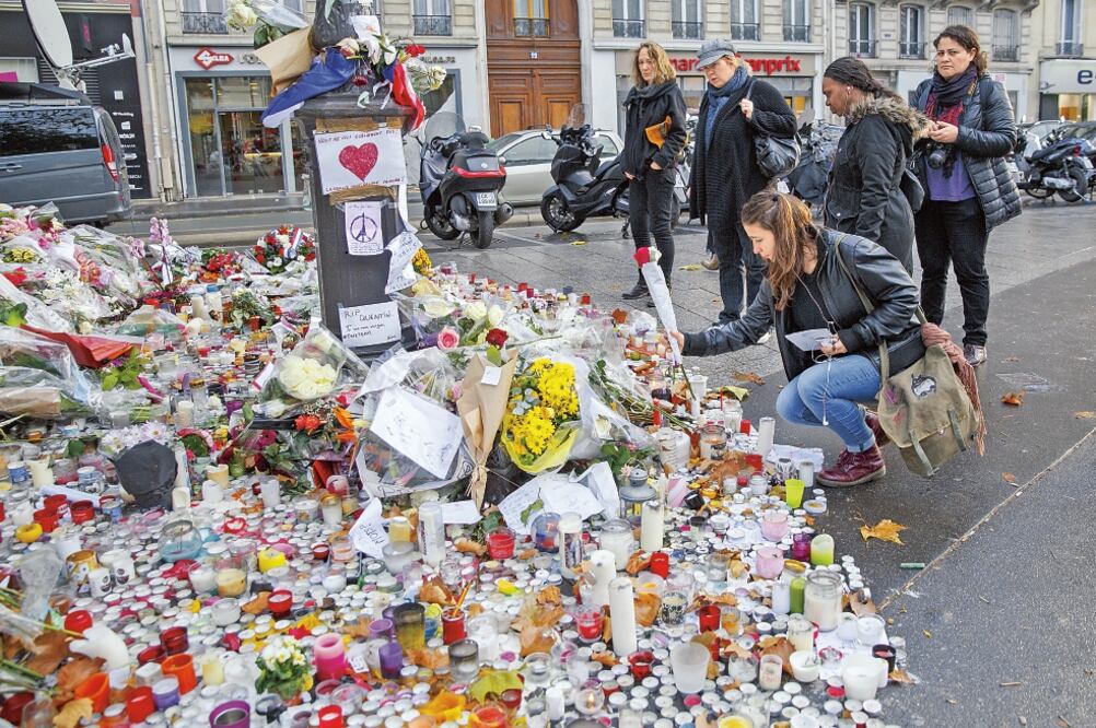 En el Bataclan ofrecía conciertos la banda Eagles of the Death Metal (ZUMAPRESS)