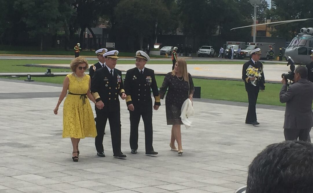 El secretario de Marina, Vidal Francisco Soberón Sánz recibió condecoración del Gobierno de Uruguay. Foto: Especial