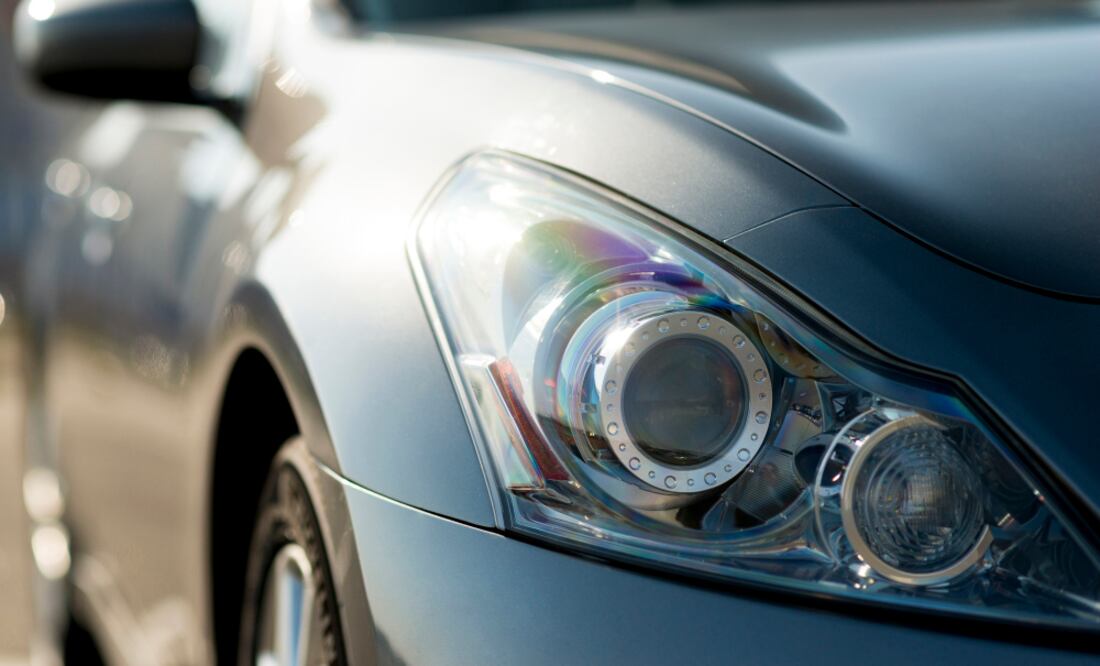 Esto tendrás que pagar si circulas con las luces de tu auto apagadas. Foto: Freepik