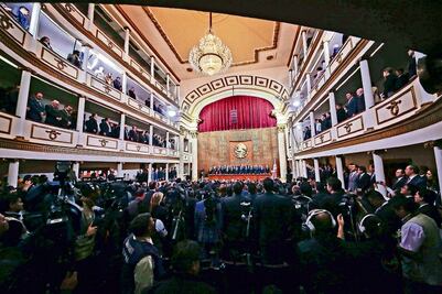 Compra hoy el Senado el Teatro de la República