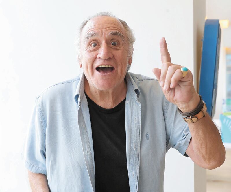 Suárez platica que él no estudió, que aprendió a actuar en las salas.  JUAN CARLOS REYES. EL UNIVERSAL