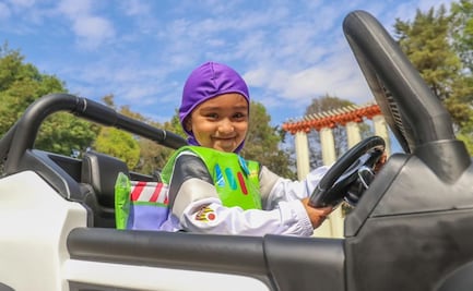 Niños de la CDMX disfrutan de los juguetes regalados por los Reyes Magos en el Parque México