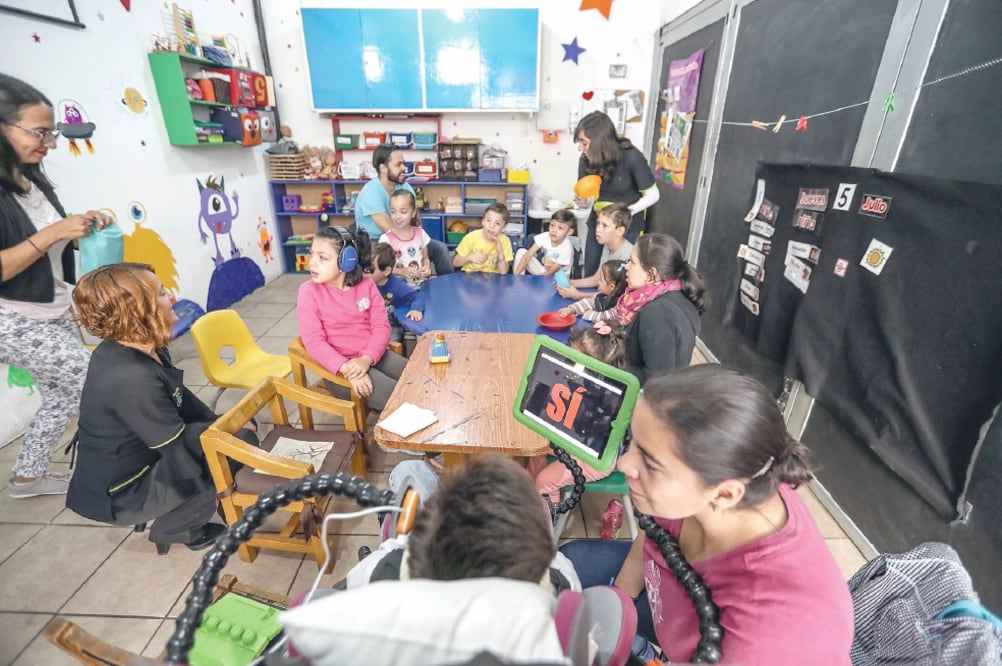 La Secretaría de Educación Pública (SEP) ha reconocido al Centro de Apoyo Tecnológico para la Comunicación y el Aprendizaje como un centro modelo en la implementación de la tecnología en jóvenes con discapacidad (Fotos: GERMÁN ESPINOSA)