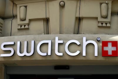Swatch se disculpa por publicidad que desató denuncia de racismo en China; retira la campaña