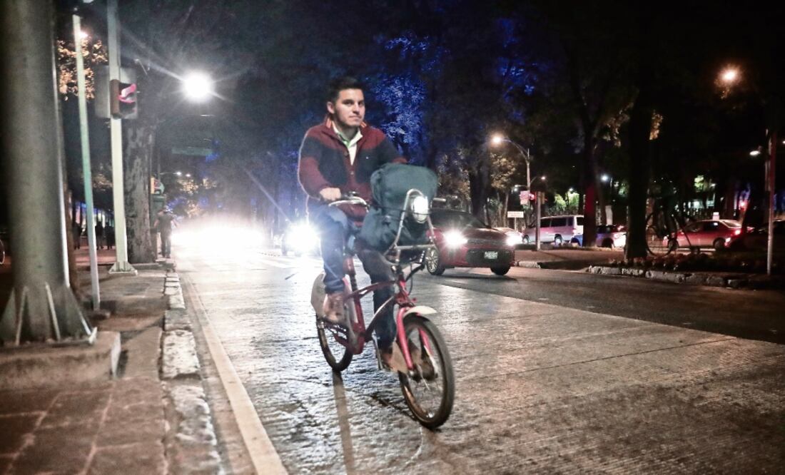 La ciclovía con dirección a la Fuente de Petróleos continuará por un carril confinado de Lieja hasta el cruce de Reforma, con Mariano Escobedo, desde este punto hasta el Circuito Gandhi se marcará un paso ciclista. (ALEJANDRA LEYVA. EL UNIVERSAL)