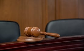 Justicia de EU congela fondo impulsado por Trump; crecen críticas por posible uso político