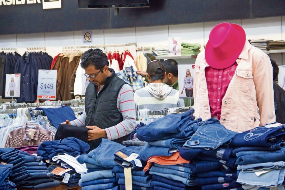Productos textiles, bisutería, accesorios de vestir y calzado disminuyeron un 2.0%. Foto: archivo
