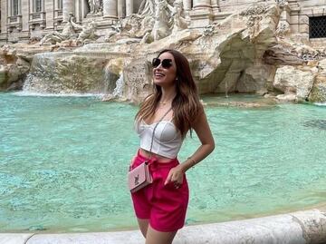 Las 3 bolsas de lujo que Cynthia Rodríguez presumió en Europa