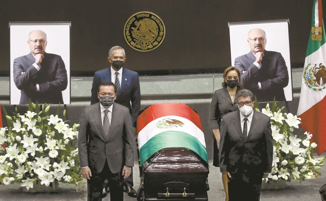 En la Cámara de Diputados se rindió homenaje de cuerpo presente al legislador priista René Juárez Cisneros. Foto: DIEGO SIMÓN SÁNCHEZ. EL UNIVERSAL
