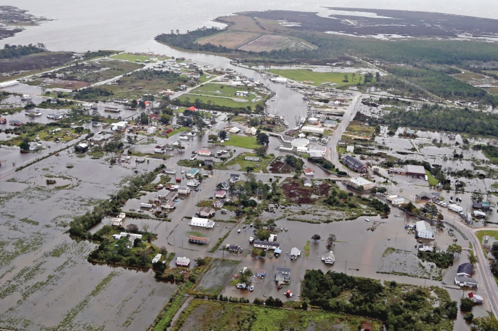 Las lluvias tras el paso de la tormenta tropical Florence inundaron la ciudad de Engelhard, en Carolina del Norte. Foto: STEVE HELBER. AP
