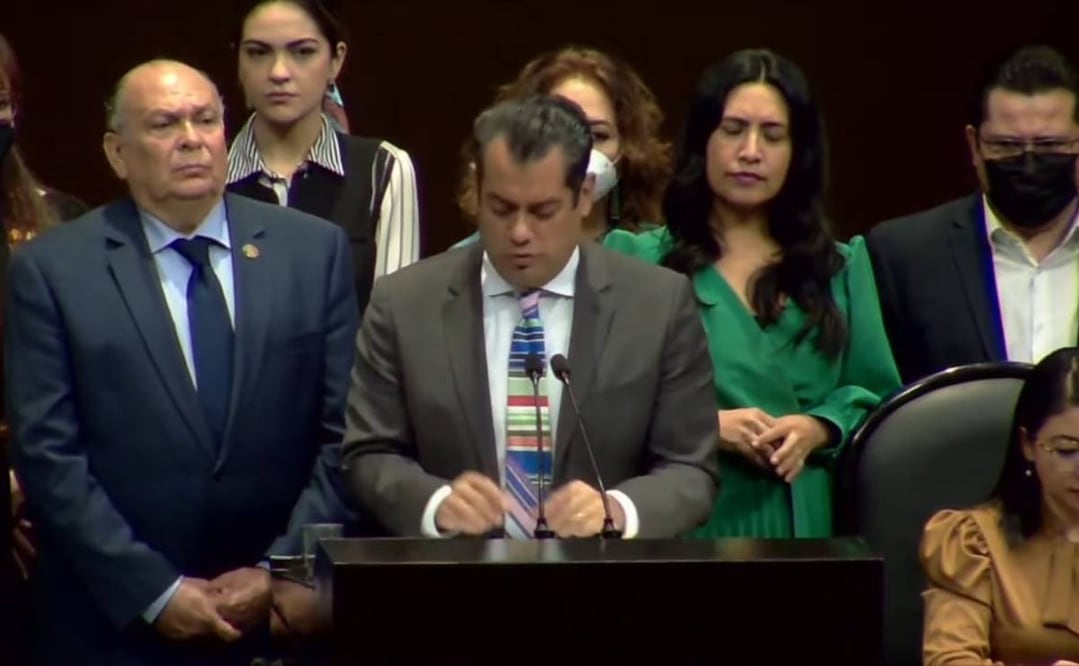 La modificación permite que los servidores públicos puedan difundir la revocación de mandato sin sanciones. Foto: Especial