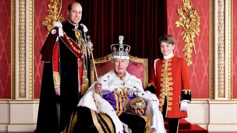 Carlos III: la foto de la coronación que muestra a tres generaciones de la realeza británica