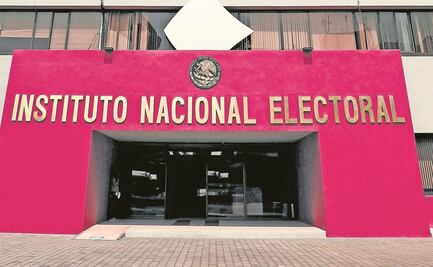 TEPJF ordena a INE pronunciarse sobre mañaneras de AMLO