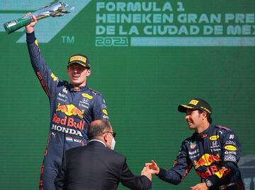 Max Verstappen apunta contra Checo Pérez: "Debes aceptar que el tipo de al lado es mejor que tú"