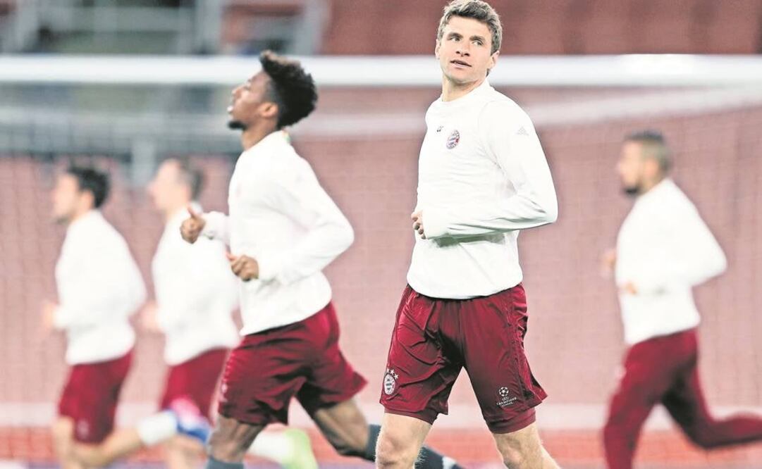El delantero alemán Thomas Müller entrenó ayer en el Arsenal Stadium (JOHN SIBLEY. REUTERS)