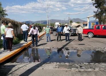 Bloquean parque industrial Tula-Tepeji; piden resolver contaminación de residuos peligrosos