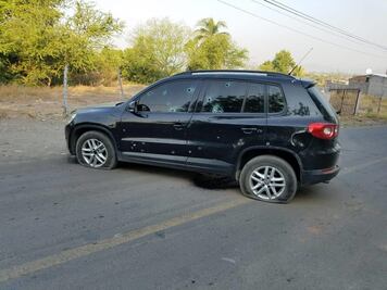 Asesinan a balazos a pareja de policías en Apatzingán