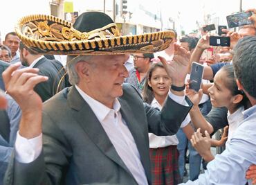 Cuidaré a Ejército, pero sí va comisión de la verdad: AMLO