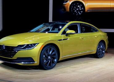 Volkswagen presenta su sedán más lujoso en el Auto Show de Chicago