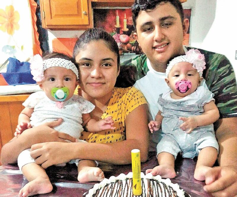 Denisse y Daniel, padres de las bebés, hacen campañas de fondeo para cubrir los gastos médicos. Foto: ESPECIAL