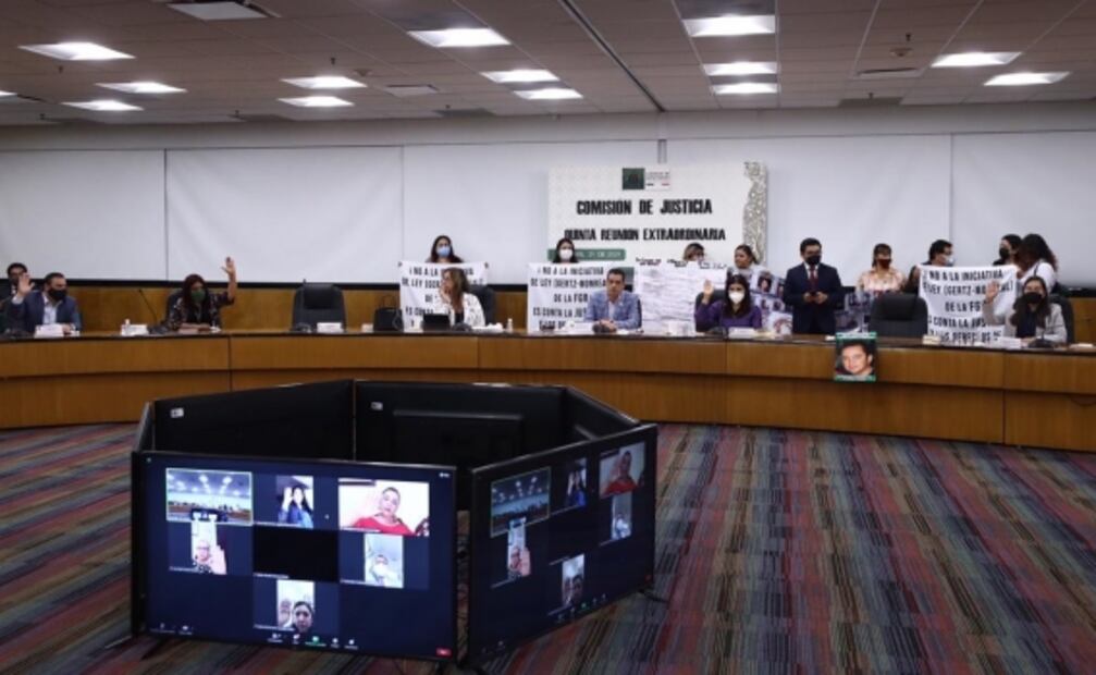 Tras choque entre diputadas, ahora legisladores de Morena se confrontan por Ley de la FGR