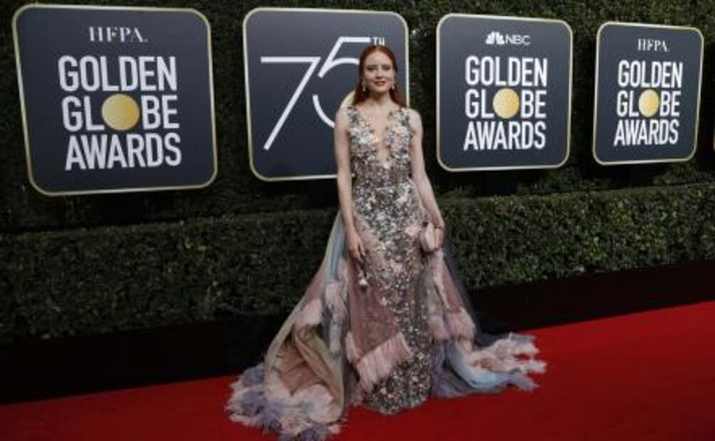 Vestido rojo causó polémica en los Globos de Oro