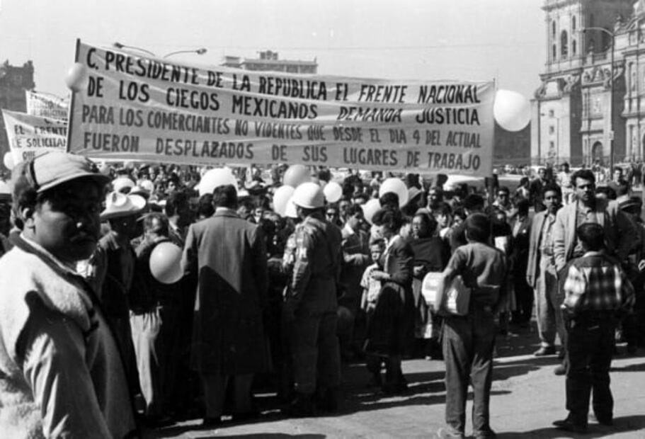 Personas ciegas lucharon por su derecho al trabajo