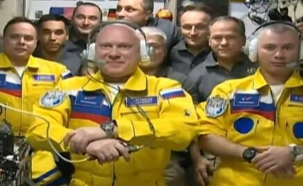 Rusia niega que cosmonautas de la Estación Espacial Internacional se vistieran con los colores de la bandera de Ucrania