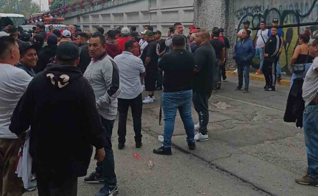 Cerca de 160 operadores y sus unidades se manifestaron. Foto: Especial