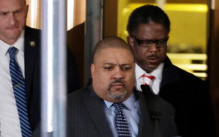 ¿Quién es el fiscal Alvin Bragg que logró que un gran jurado imputara a Donald Trump?