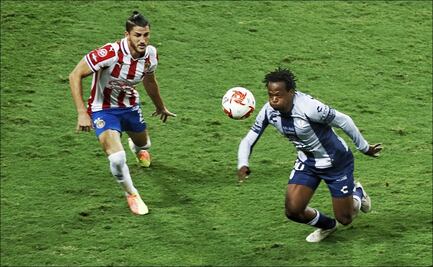 Las Chivas y Pachuca empatan sin goles en el Akron