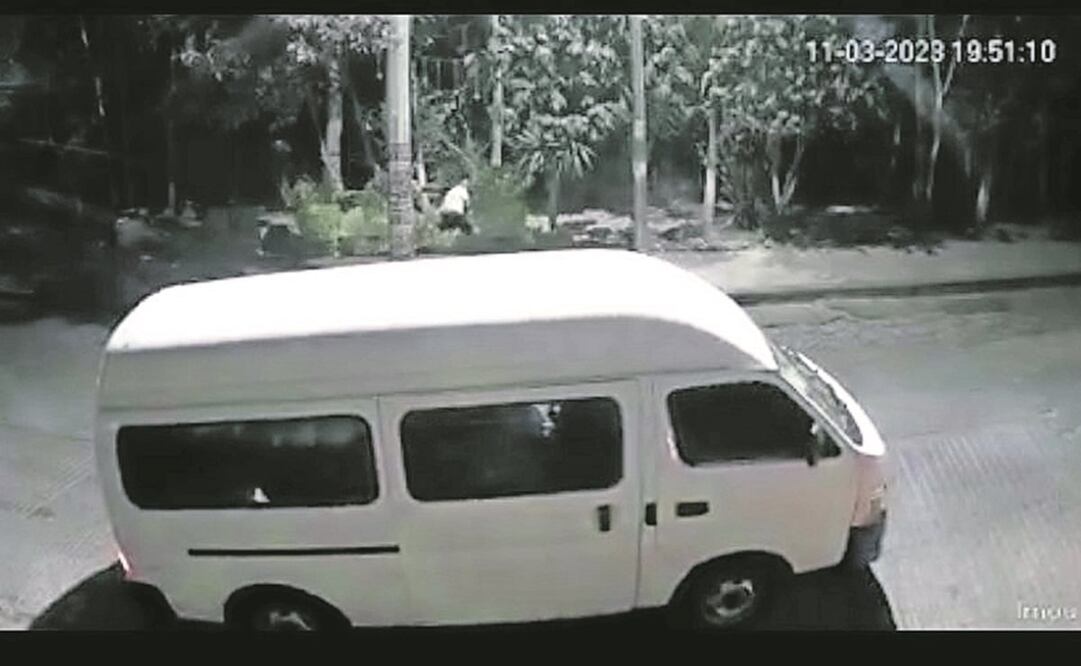 Una cámara captó el momento de la agresión a la joven. Foto: Tomada de video