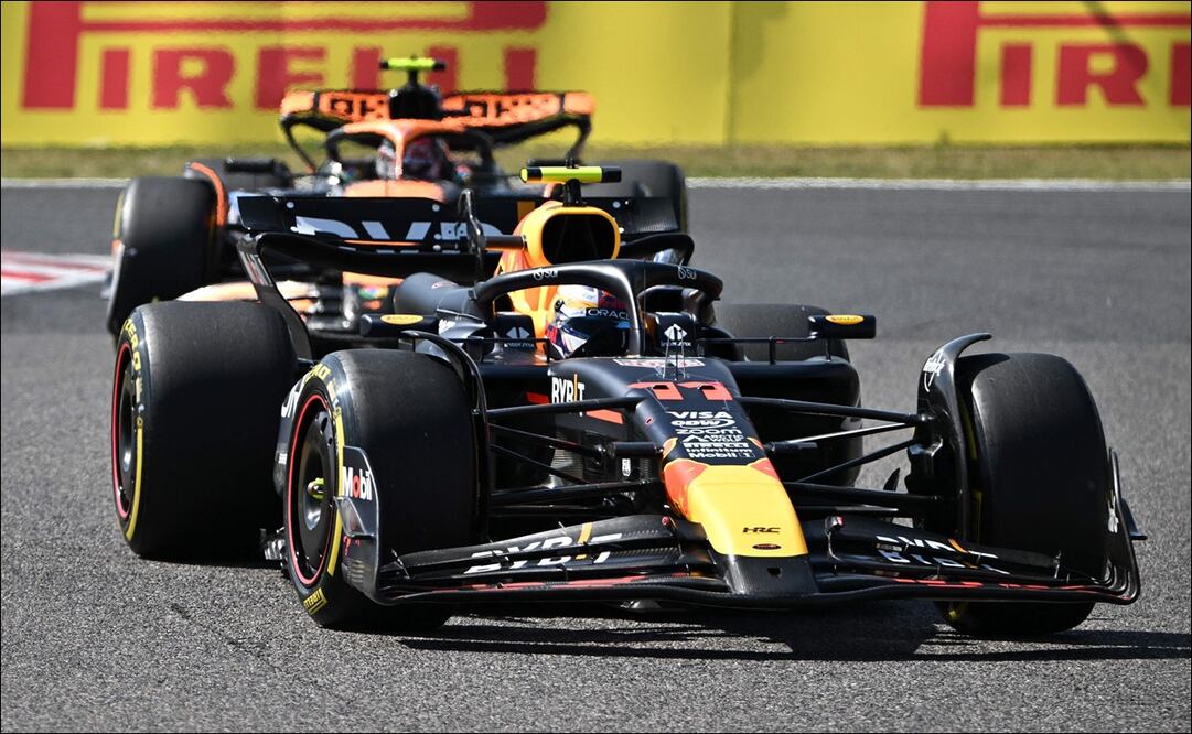 Checo Pérez durante la carrera del GP de Japón - Foto: AFP