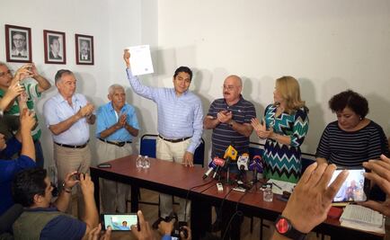 Registra Preciado precandidatura a Colima