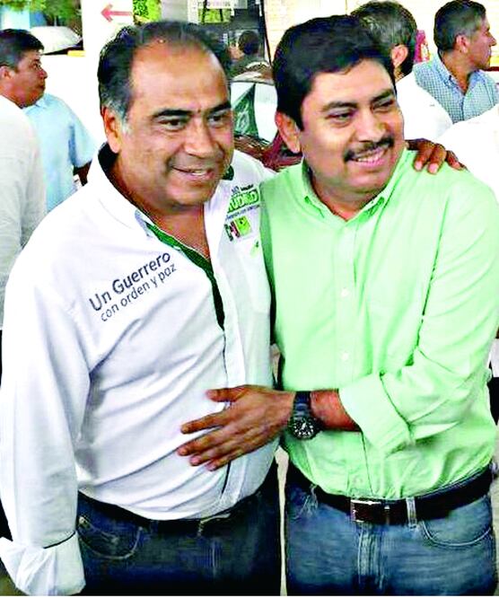 En Iguala, donde el martes Astudillo realizó su cierre de campaña, Sofío saludó al candidato y se tomó una fotografía con él (ESPECIAL)