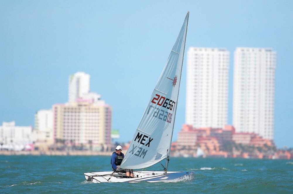 Yanic Gentry logró su pase en la categoría láser varonil (FRANCISCO ESTRADA. JAM MEDIA)