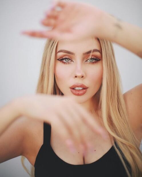 Maya Nazor: el coqueto top con el que destaca su figura