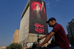Irán ofrece 30 mil dólares por matar o capturar a soldados de EU; "Ormuz no puede ser tomado por la fuerza"
