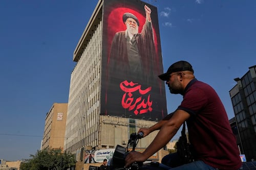 Trump asegura que "Irán está colapsando"; anunciarán nuevas sanciones económicas