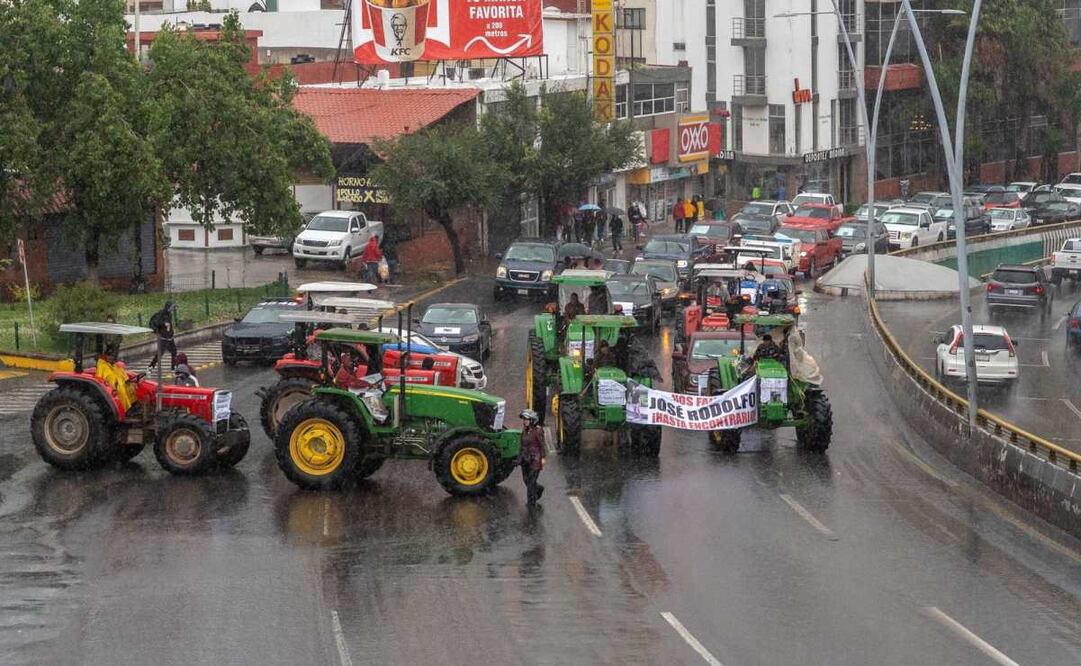 Con tractores, bloquean vialidades en Zacatecas (25/08/2025). Foto: Diana Valdez / EL UNIVERSAL