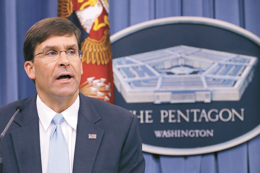 Mark Esper, secretario del ejército, fue designado ayer por el mandatario Donald Trump como secretario de Defensa interino. CHIP SOMODEVILLA. AFP
