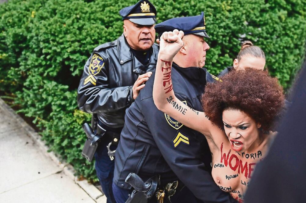 La actriz Nicolle Rochelle, de 39 años, interrumpió la apertura del juicio (CORREY PERRINE. AP)