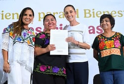 Sheinbaum entrega 474 escrituras de vivienda en Quintana Roo; se compromete a brindar certeza jurídica a los trabajadores