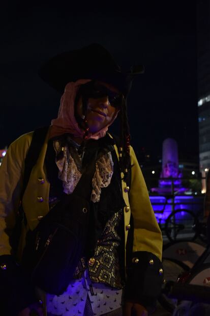 Paseo nocturno en bicicleta con temática de disfraces, de la Fuente de Petróleos a la Plaza Tlaxcoaque. Fotos: Abril Ángulo