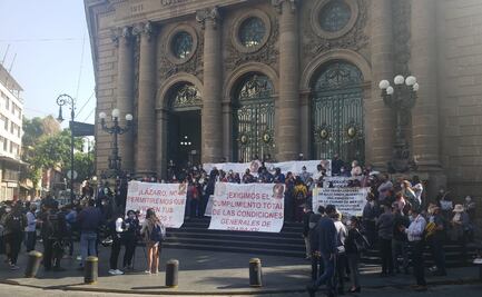Trabajadores del Congreso CDMX exigen respetar contrato colectivo 