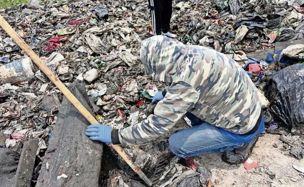 Buscan a sus hijos en la basura