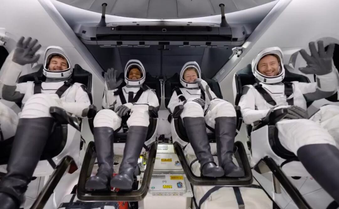 Peggy, Shux, Suave y Tibi a bordo de la nueva nave espacial Dragon y apoyar el primer vuelo espacial tripulado a la Space_Station para India, Polonia y Hungría. Foto: X @Gwynne_Shotwell