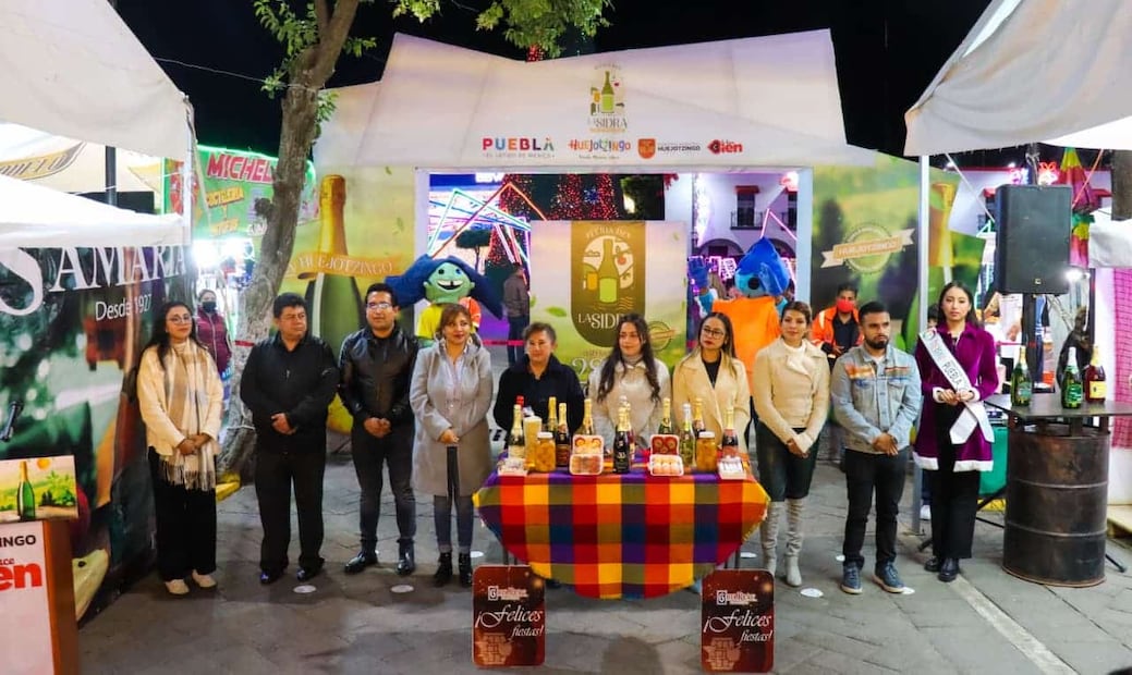 El zócalo de Huejotzingo se transforma en un corredor festivo con la Feria de la Sidra 2025. Foto: Gobierno Municipal de Huejotzingo